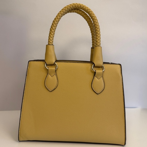 NWT Elegant Vegan Leather Yellow Handbag with removable strap - Picture 5 of 10